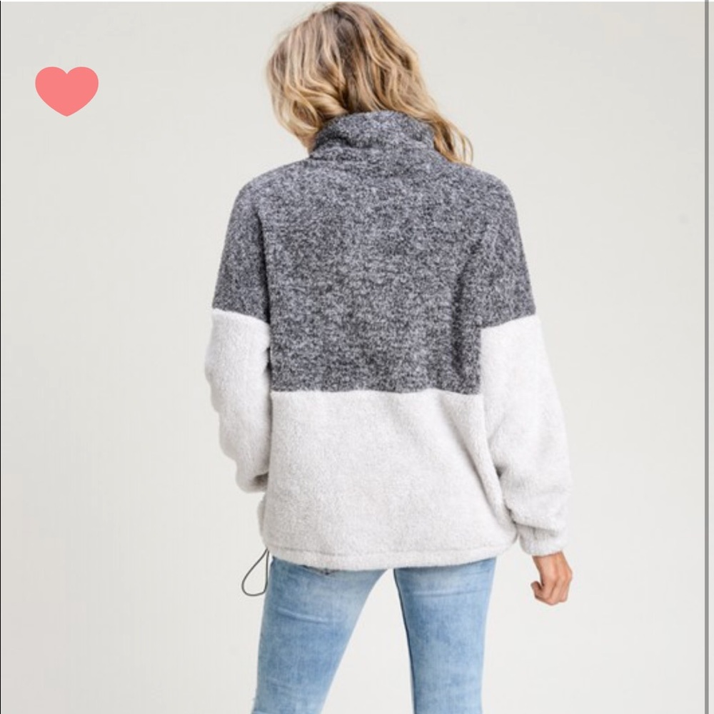 Two Tone Fuzzy Pull Over - Picture 5 of 6